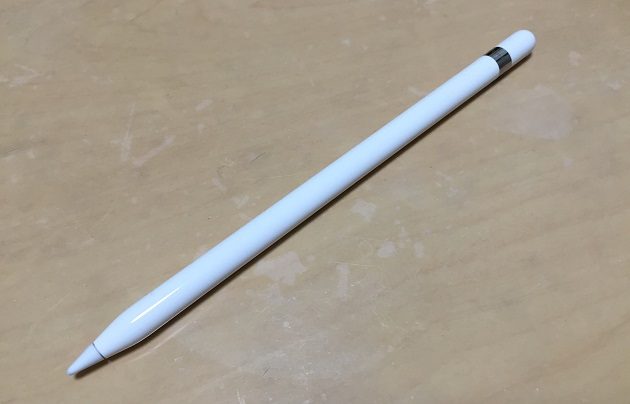 Apple Pencil の全身写真