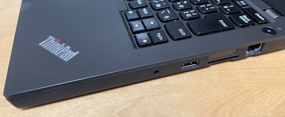 Amazon Renewed 中古ThinkPad X270の外観_3